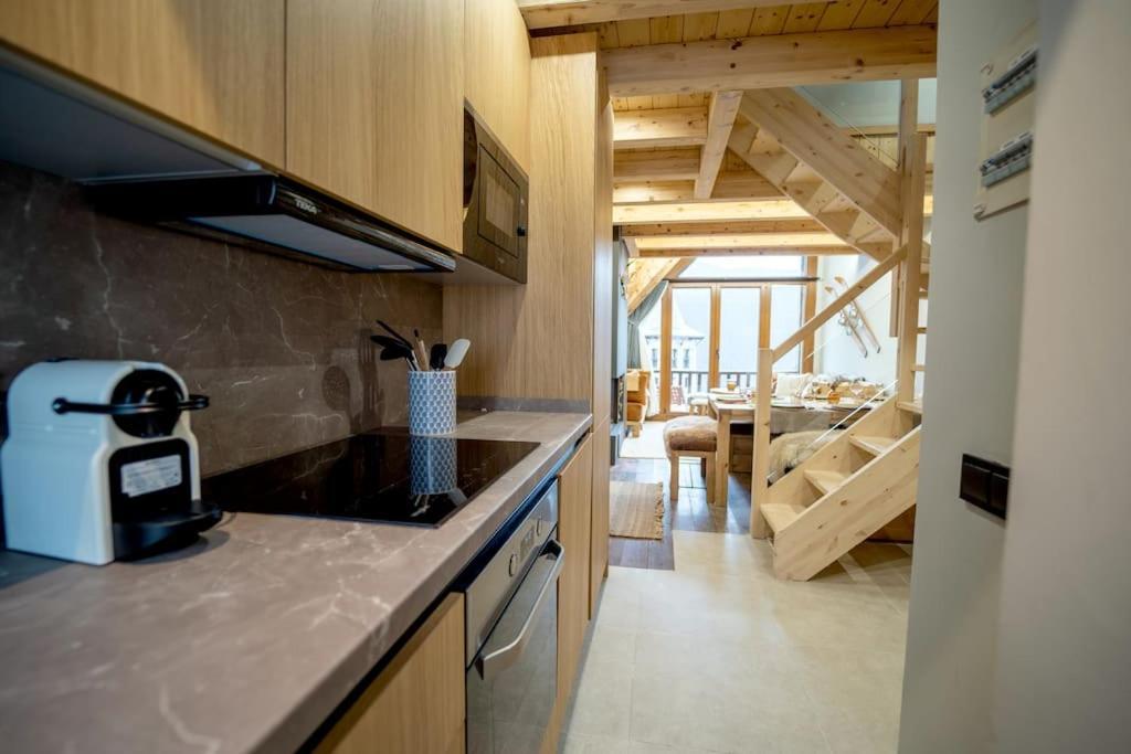 Apartment Wow Views Next To The Lift! *
